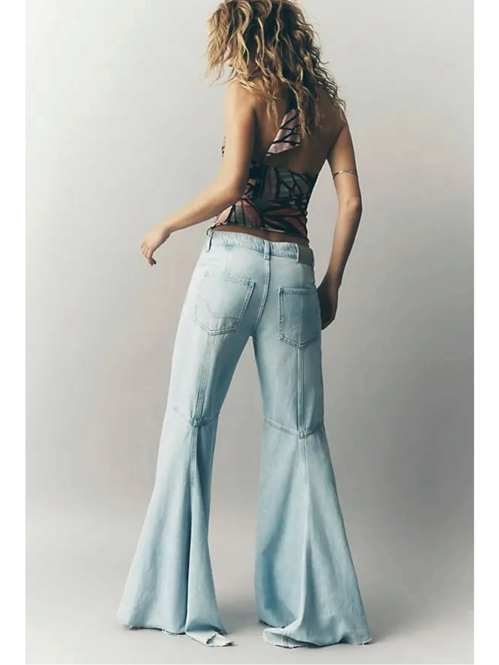 Free People Bohemian 70s Bell Bottom Live Wire Flare Jeans Light Wash Puddle 32